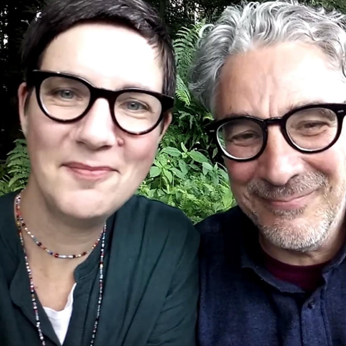 ANIMAL AGENTS: News Ilona und Marek drehen ein Instagram-Video